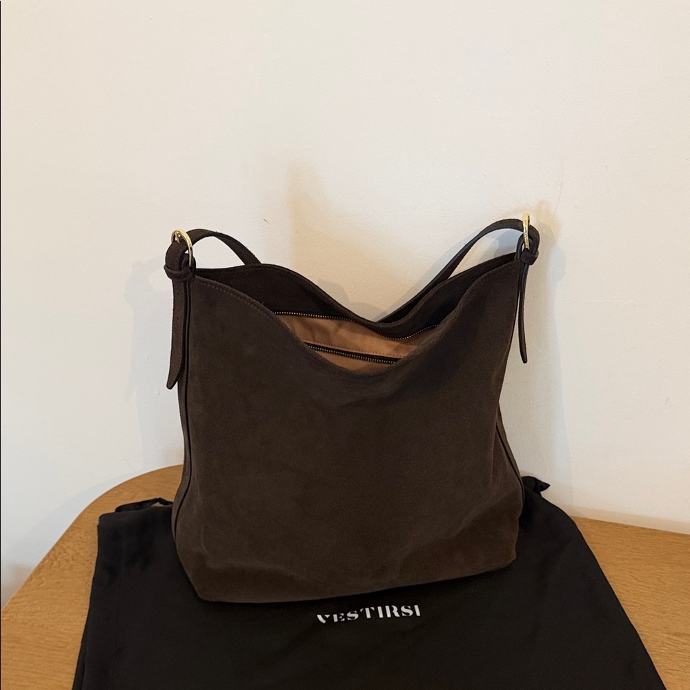 Elegant Brown Suede Shoulder Bag - Picture 2 of 10